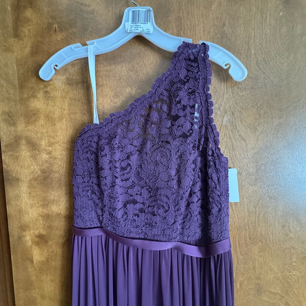 Elegant Purple One-Shoulder Lace Dress